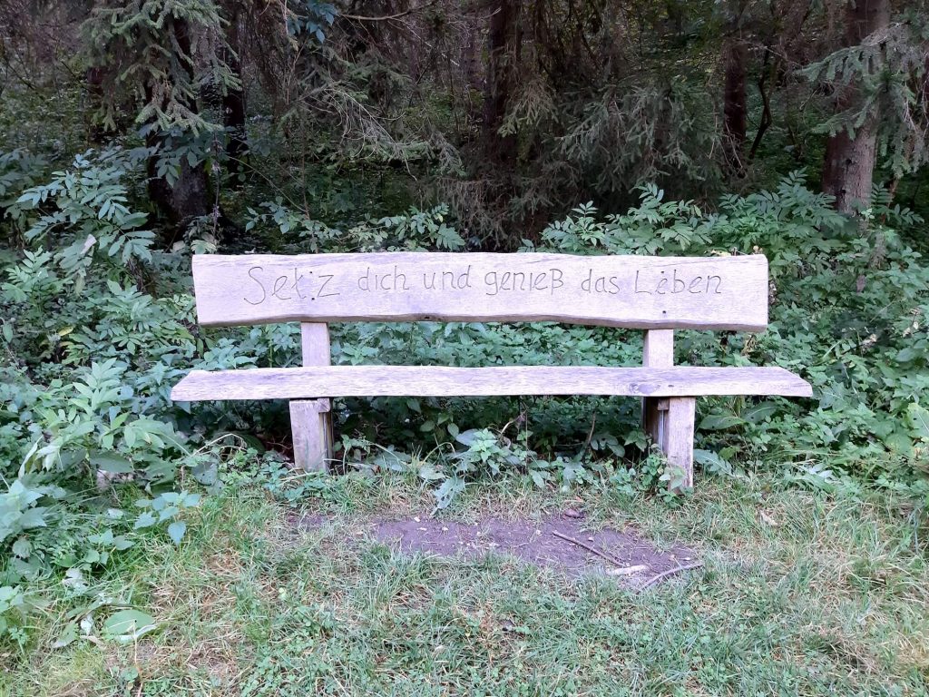 Setz dich - und genieß das Leben